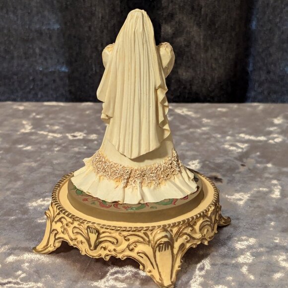 Gone with the Wind Glass Dome Figurine Scarlette's Betrothal 1993 EUC - Picture 6 of 9